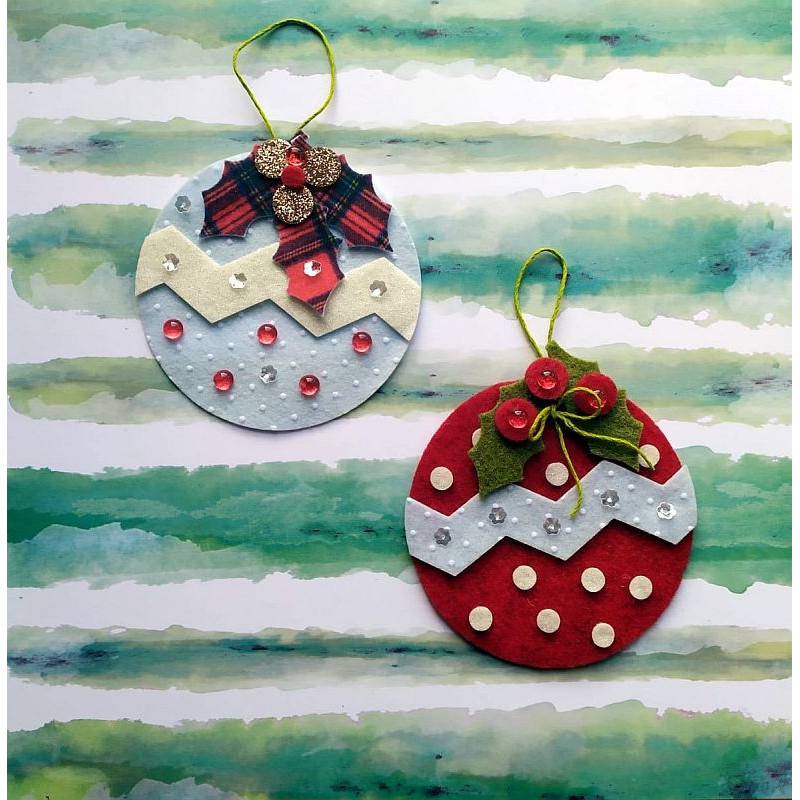 Fustella L Pallina di Natale con neve decorazioni e vischio
