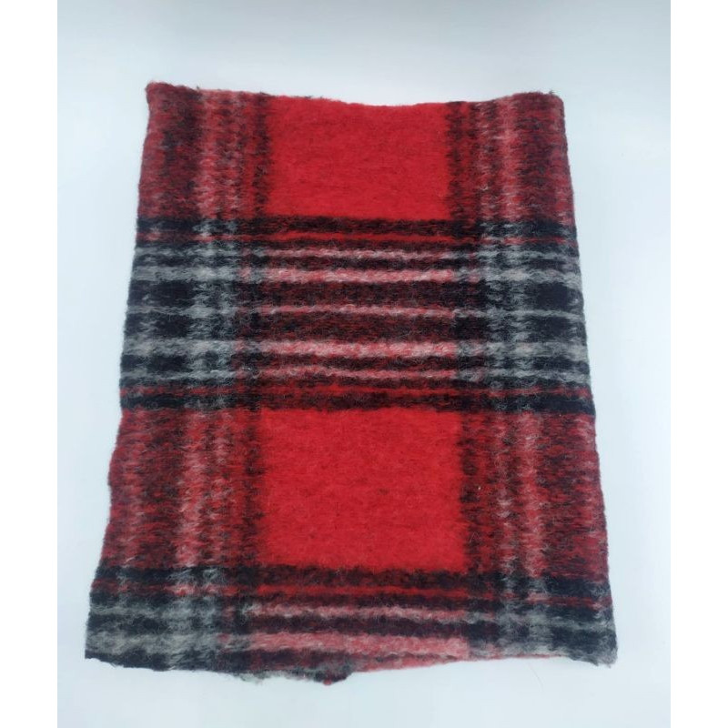 Lo Scottish tessuto tartan base rossa 30 x 100 cm