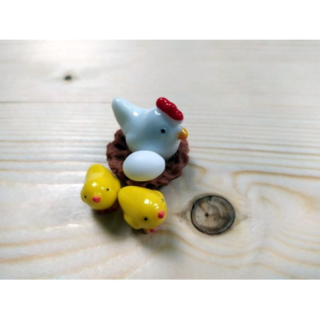 Gallina chioccia in plastica con ovetto e 2 pulcini