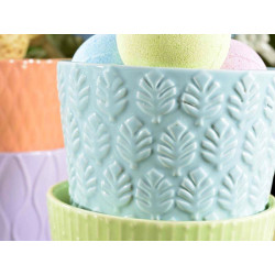 Vaso in ceramica colorata con decori in rilievo tono su tono modello a scelta