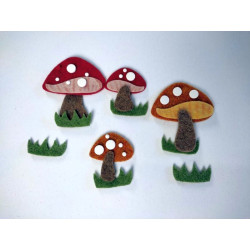 Fustella M Funghi e erba