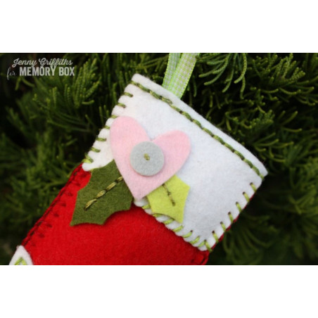 Fustella metallica Memory Box Plush Holly Leaves and Berries